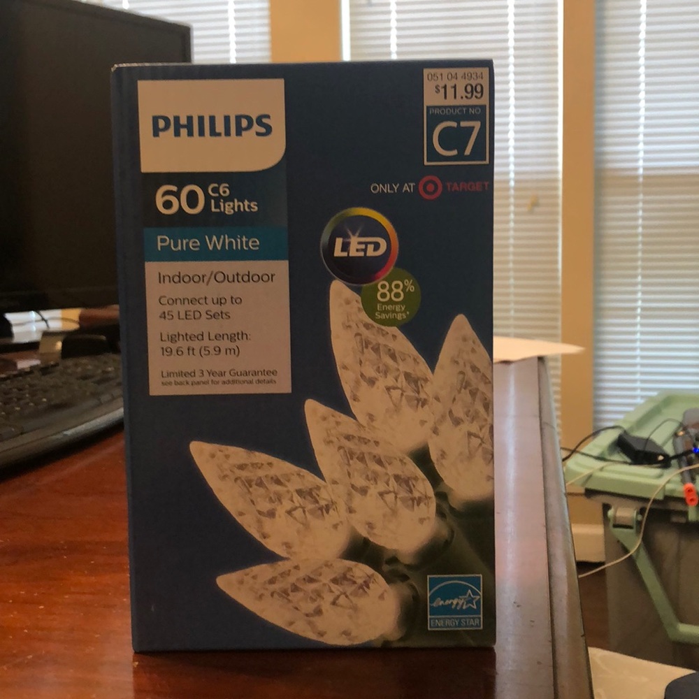 Christmas lights: Phillips LED C6 pure white